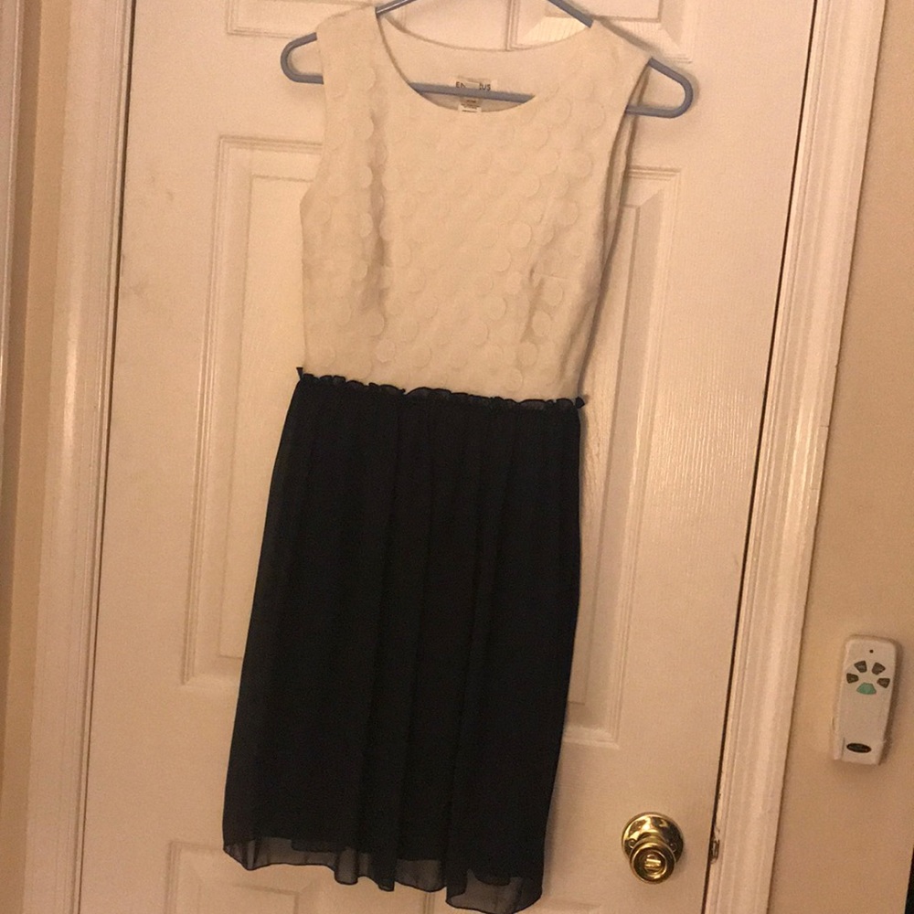 Cute Details! Dress up or down!